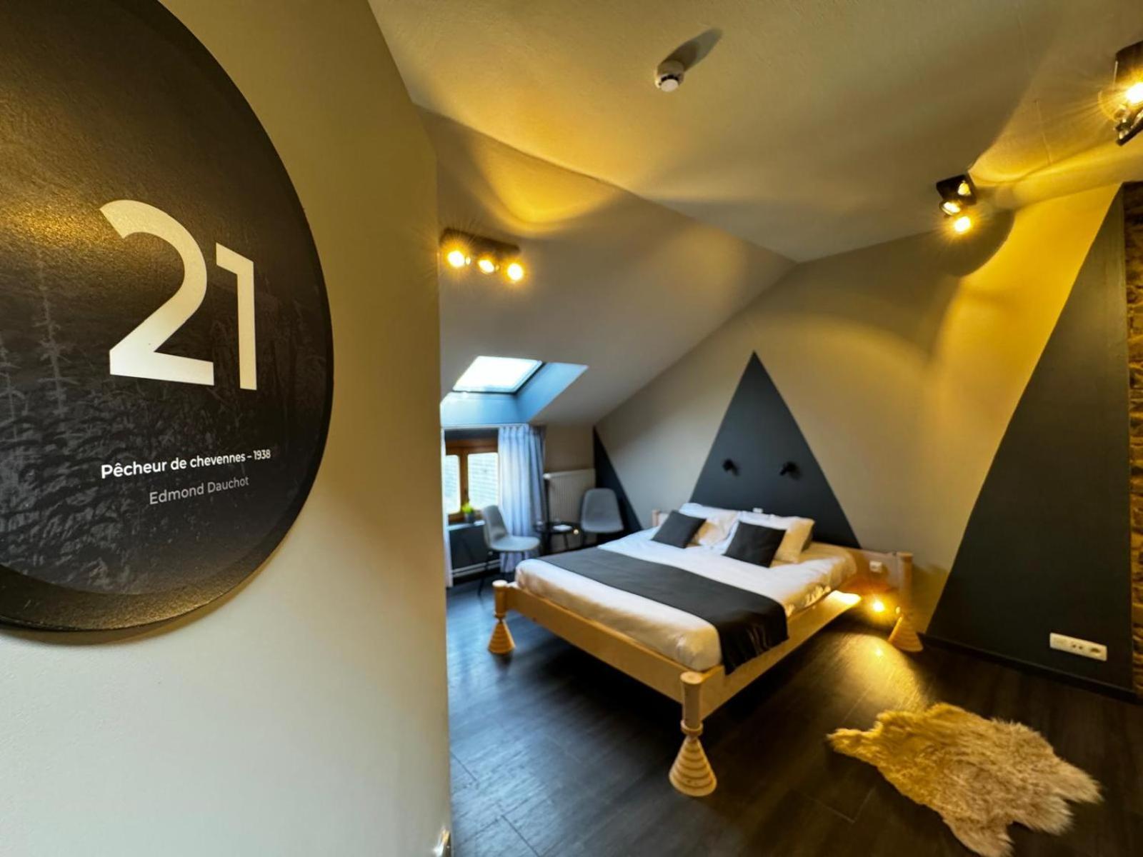 Hotel Val De Poix- Logis Hotel Restaurant Saint-Hubert Extérieur photo