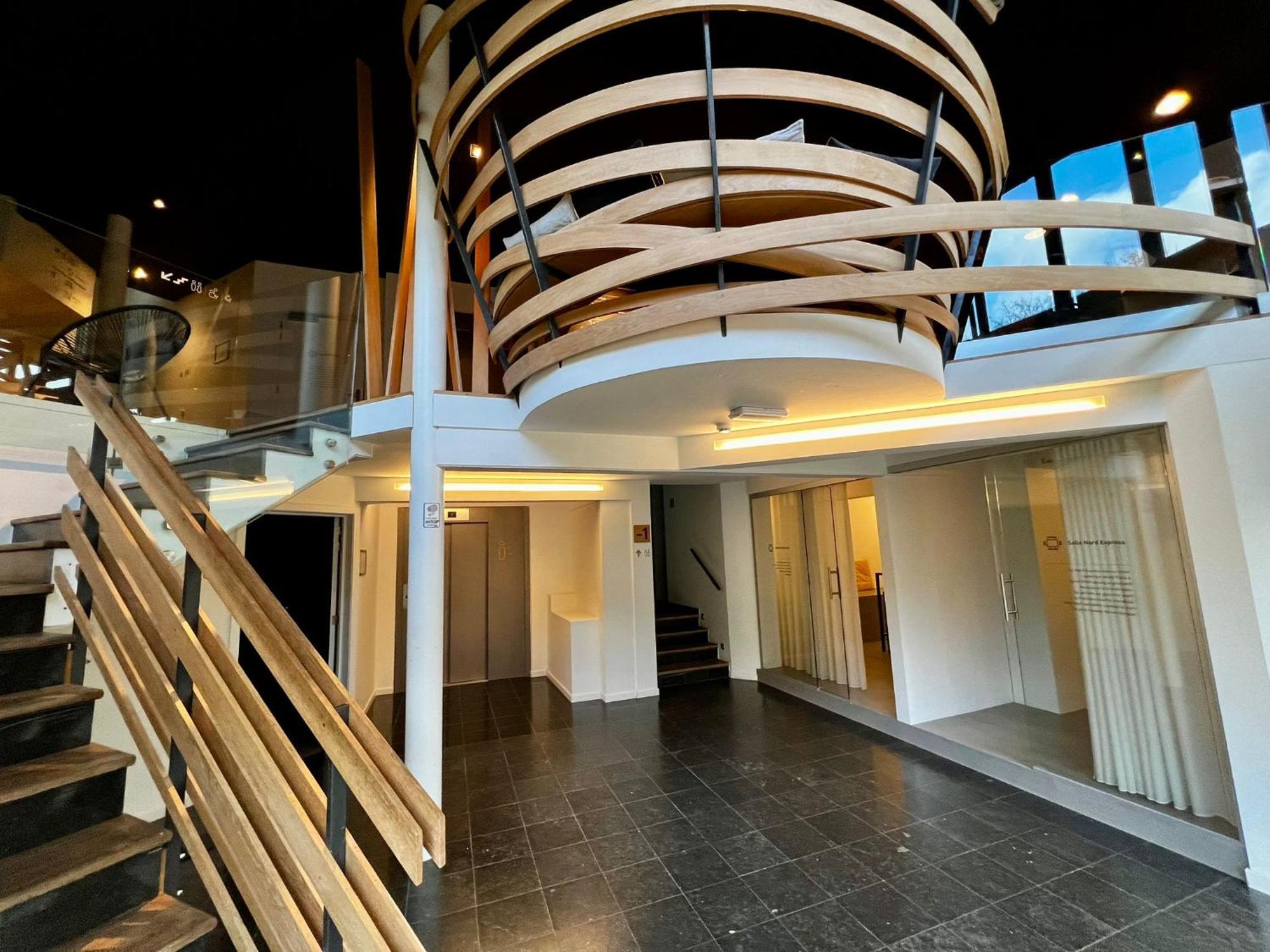 Hotel Val De Poix- Logis Hotel Restaurant Saint-Hubert Extérieur photo