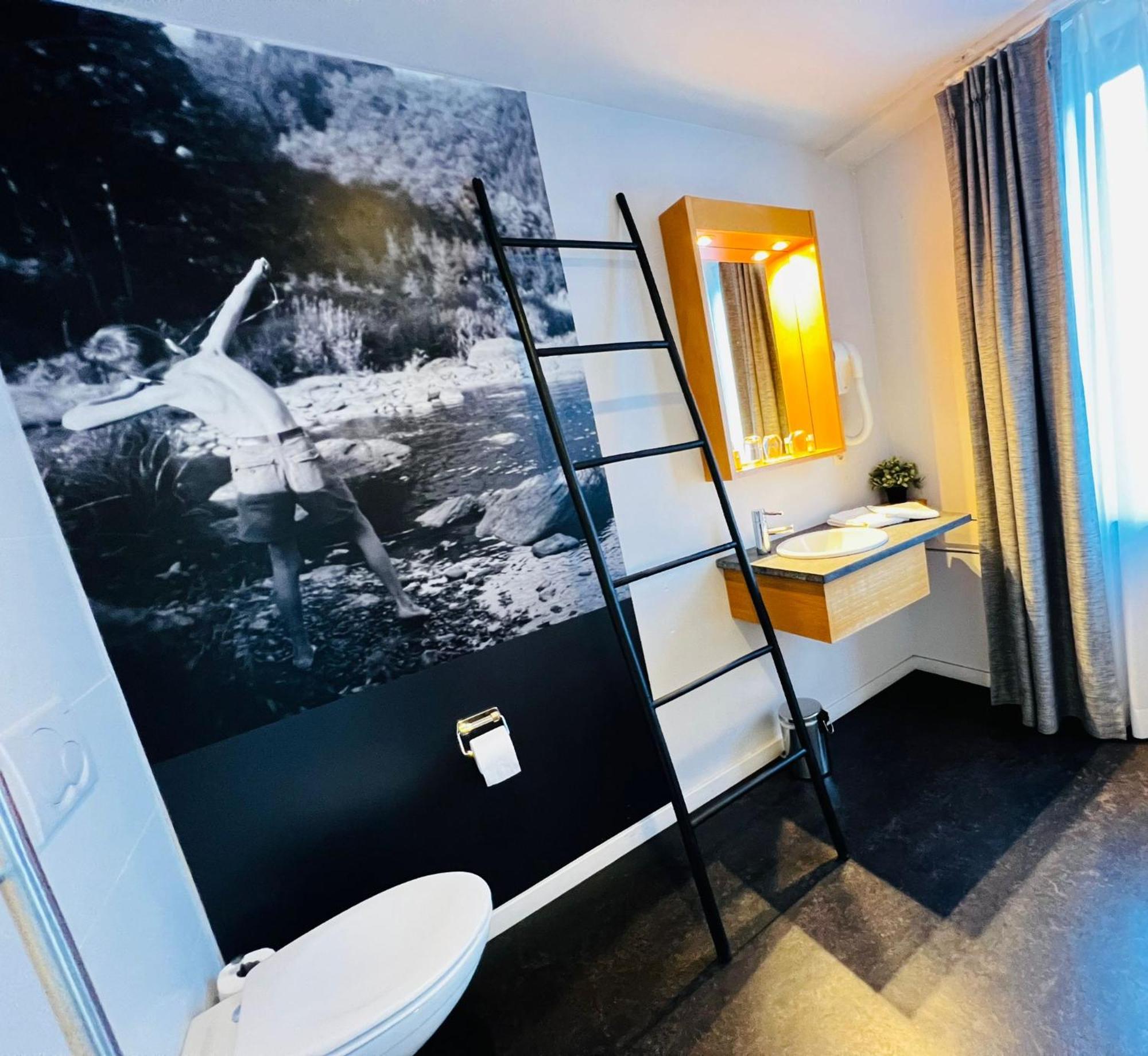 Hotel Val De Poix- Logis Hotel Restaurant Saint-Hubert Extérieur photo