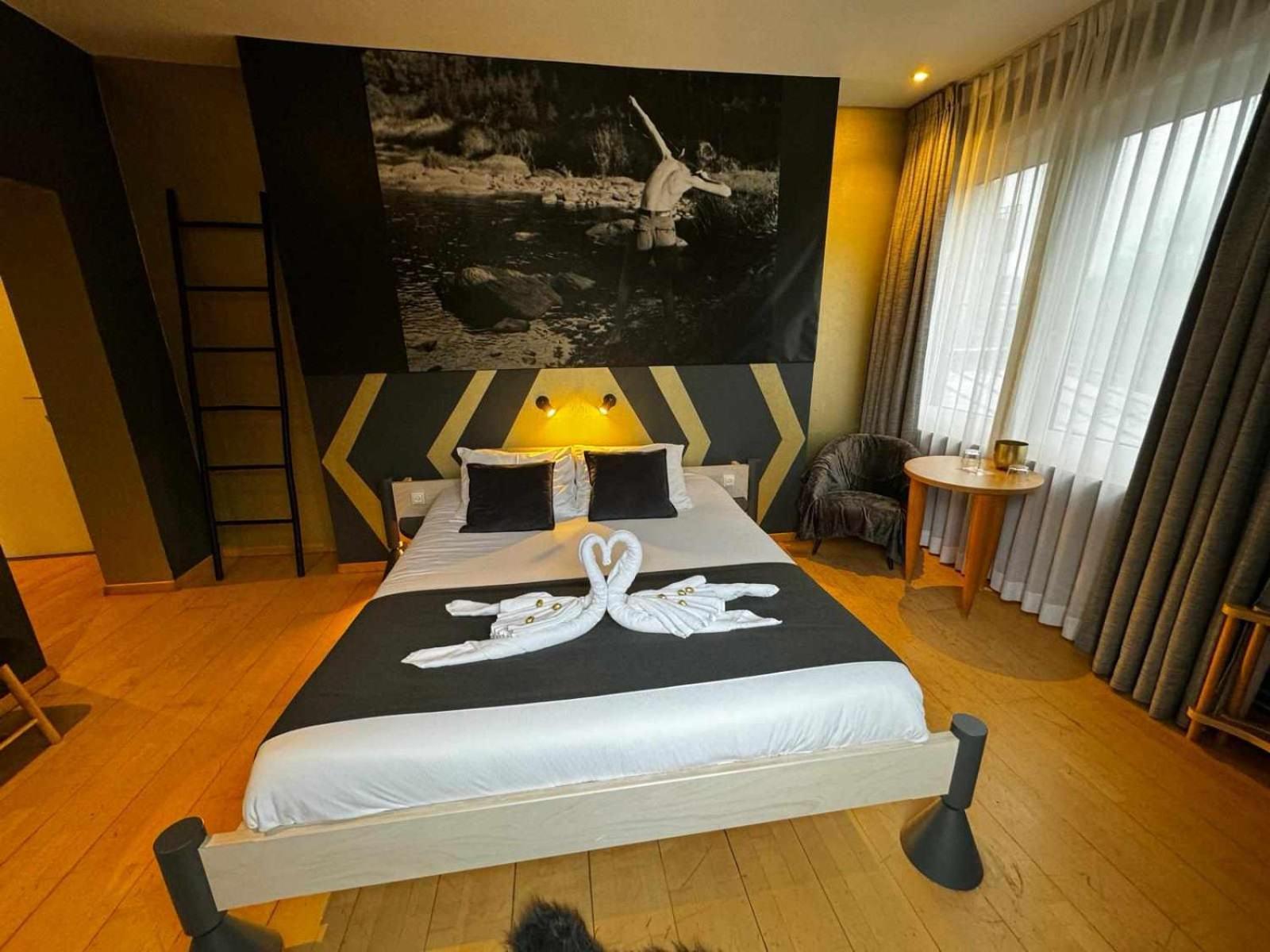 Hotel Val De Poix- Logis Hotel Restaurant Saint-Hubert Extérieur photo