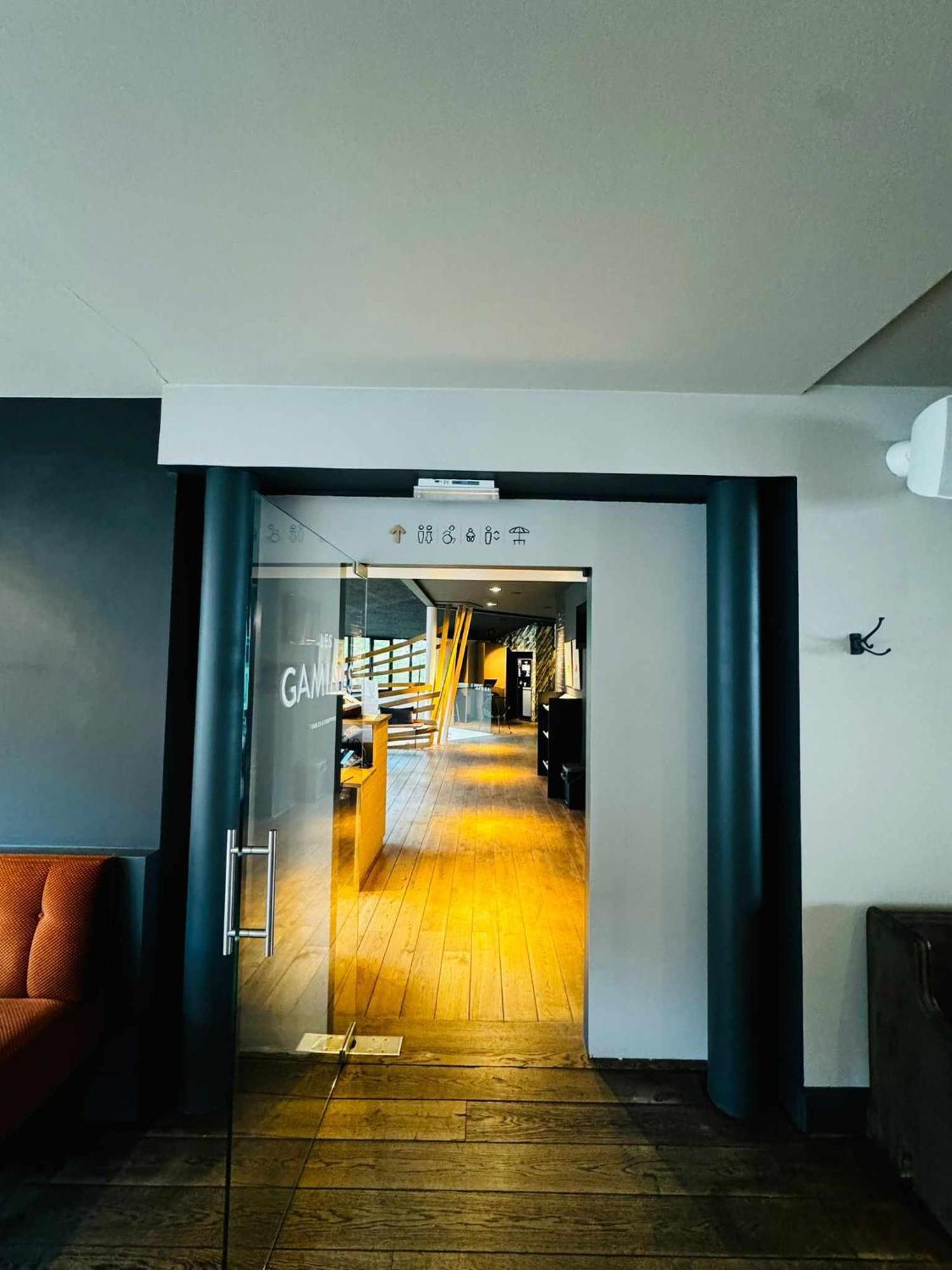 Hotel Val De Poix- Logis Hotel Restaurant Saint-Hubert Extérieur photo