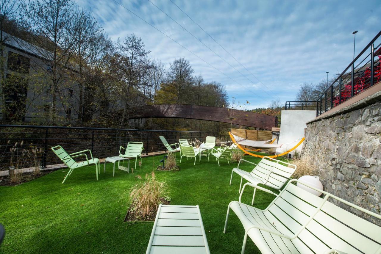 Hotel Val De Poix- Logis Hotel Restaurant Saint-Hubert Extérieur photo